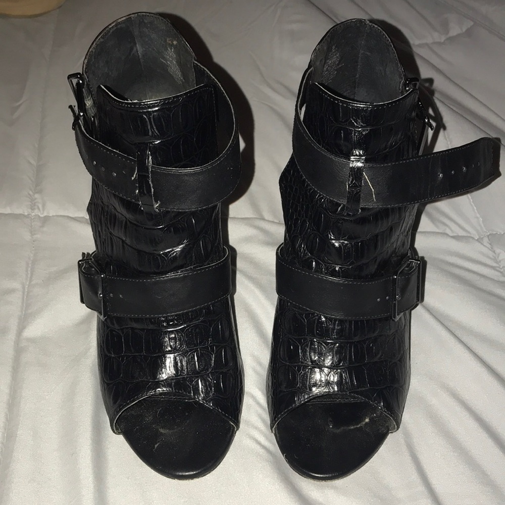 Express Ladies Bootie
